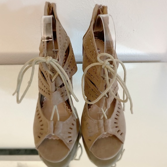 Wild Diva - Peep Toe Lace Up Heel/Sandal - Picture 2 of 7